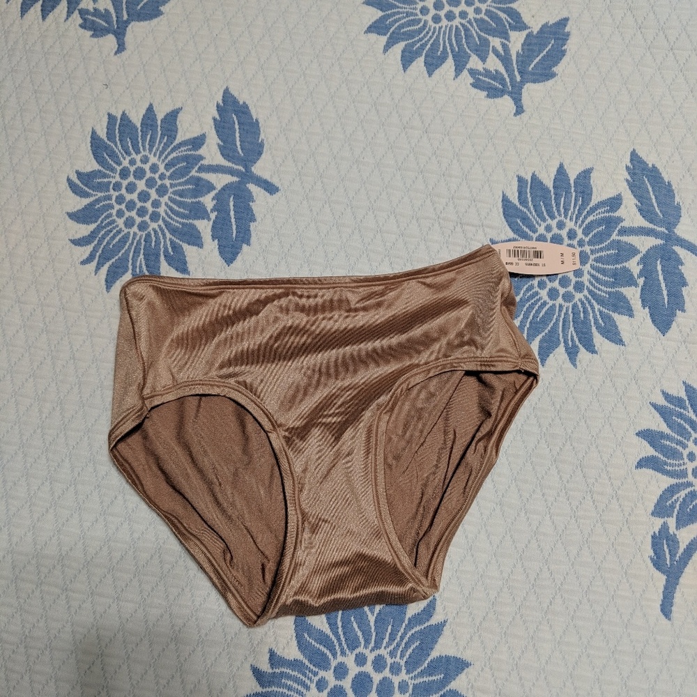 NWT Victoria's Secret Beige Hiphuggers